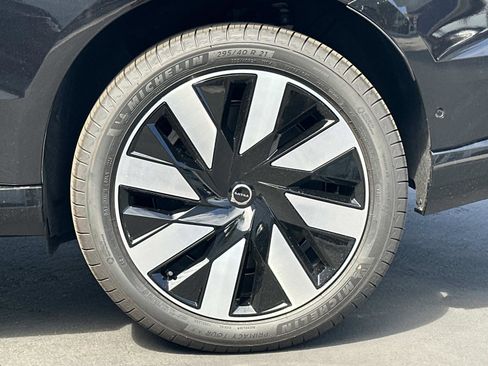 New 2025 Volvo EX90 Ultra w/ Protection Package Premier image 24