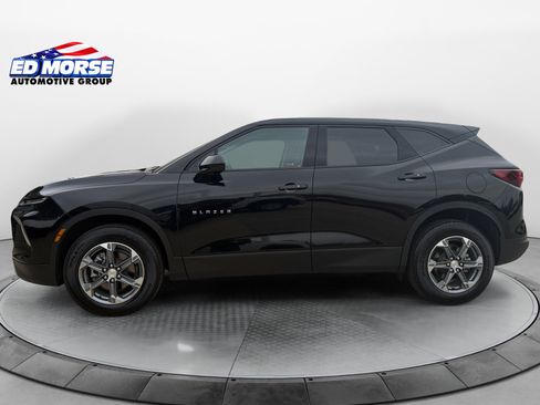 Certified 2025 Chevrolet Blazer LT AWD/4WD image 2