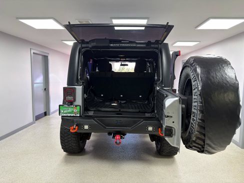 Used 2017 Jeep Wrangler Unlimited Sport w/ Max Tow Package AWD/4WD image 36