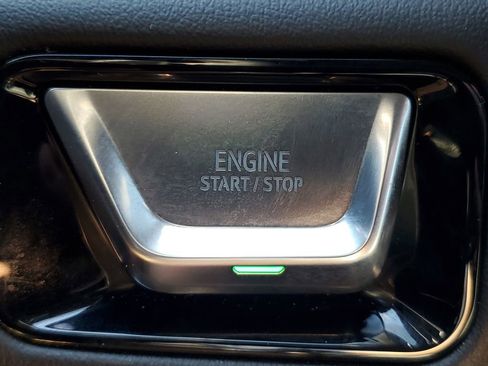 Used 2025 GMC Yukon AT4 w/ AT4 Premium Package image 27