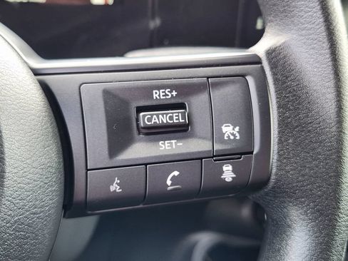 Used 2025 Nissan Kicks SV AWD/4WD image 21