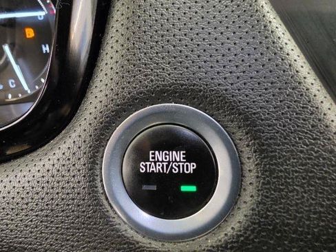 Used 2018 Cadillac XT5 FWD image 22