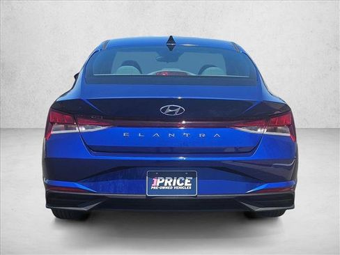 Used 2023 Hyundai Elantra SE FWD image 7