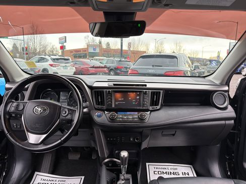 Used 2017 Toyota RAV4 Limited image 17