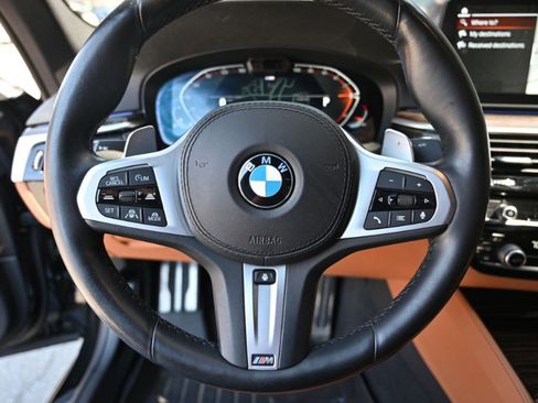 Used 2022 BMW 540i xDrive w/ M Sport Package image 22