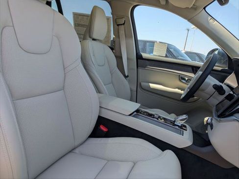 New 2026 Volvo XC90 T8 Ultra w/ Protection Package AWD/4WD image 14