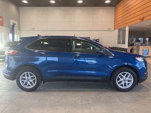 Used 2023 Ford Edge SEL w/ Convenience Package image 4