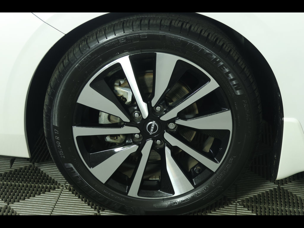 Used 2024 Nissan Sentra SV w/ SV Premium Package FWD image 13