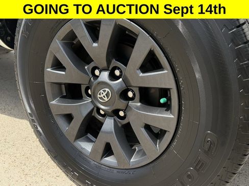 Used 2022 Toyota Tacoma SR5 RWD image 9