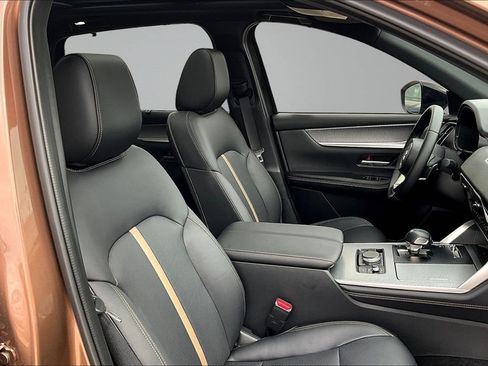 New 2025 MAZDA CX-70 Plug-In Hybrid w/ Premium Plus AWD/4WD image 12