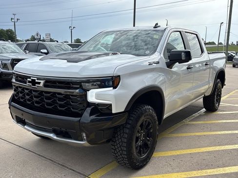 New 2026 Chevrolet Silverado 1500 ZR2 w/ Dark Appearance Package AWD/4WD image 9