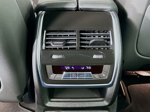 Used 2026 BMW X7 xDrive40i w/ M Sport Package image 18