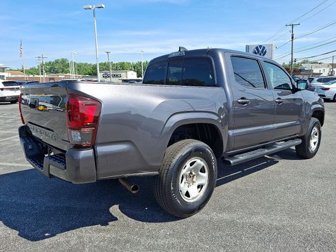 Used 2022 Toyota Tacoma SR image 6