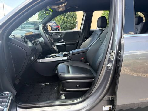 Used 2022 Mercedes-Benz GLB 250 4MATIC image 12