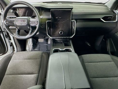 Used 2025 GMC Acadia Elevation image 17