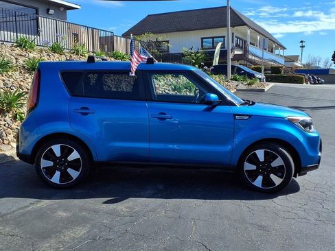 Used 2016 Kia Soul + w/ Designer's Package image 3
