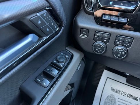 Used 2022 Chevrolet Silverado 1500 ZR2 w/ Technology Package image 24