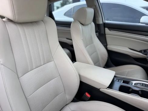 Used 2020 Honda Accord Touring image 12