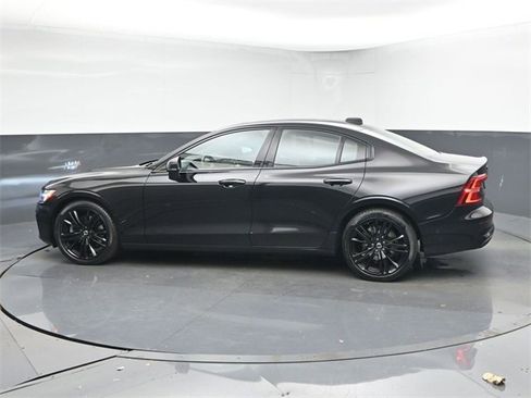 Used 2023 Volvo S60 B5 Plus w/ Climate Package image 5