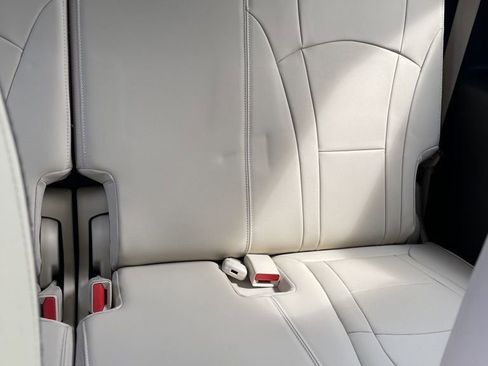 Used 2023 Buick Enclave Essence w/ Experience Buick Package image 10