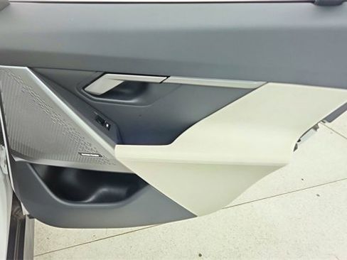 Used 2025 BMW 530i image 28