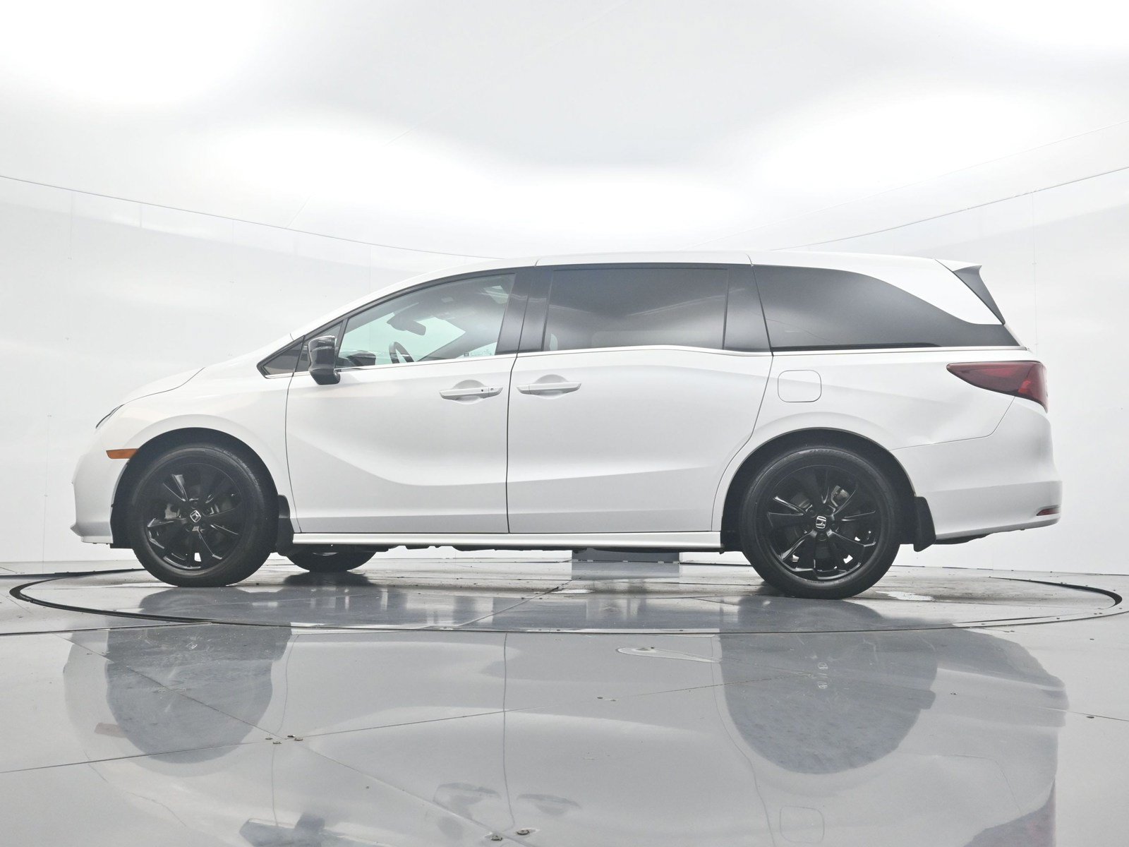 Used 2024 Honda Odyssey Sport image 32
