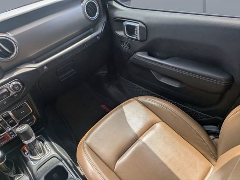 Used 2022 Jeep Wrangler Unlimited Rubicon w/ Steel Bumper Group image 17