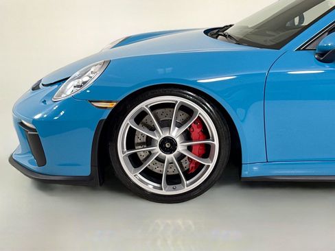 Used 2018 Porsche 911 GT3 w/ Sport Chrono Package RWD image 38