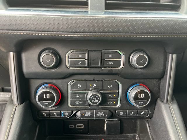 Used 2023 Chevrolet Suburban Premier AWD/4WD image 25