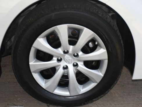 Used 2022 Toyota Corolla LE image 20