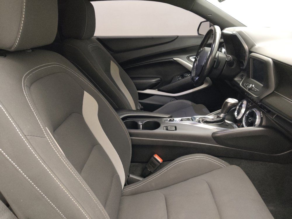 Used 2018 Chevrolet Camaro LT RWD image 21