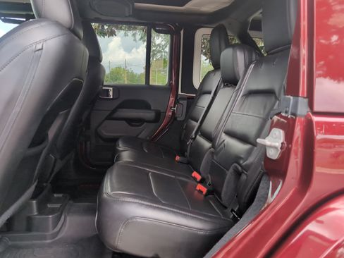 Used 2021 Jeep Wrangler Unlimited Sahara AWD/4WD image 29