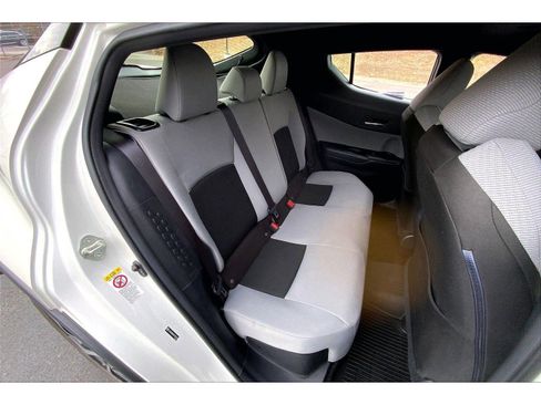 Used 2019 Toyota C-HR XLE image 22