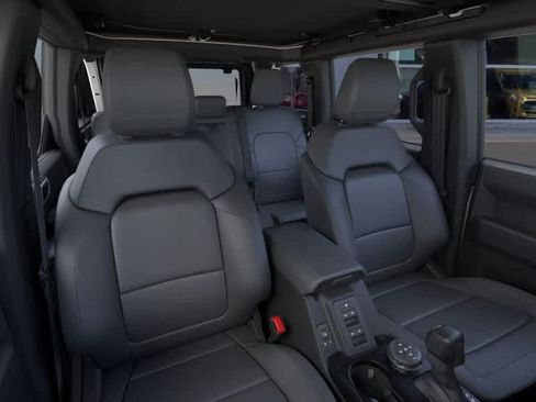 New 2026 Ford Bronco Badlands w/ Sasquatch Package AWD/4WD image 10