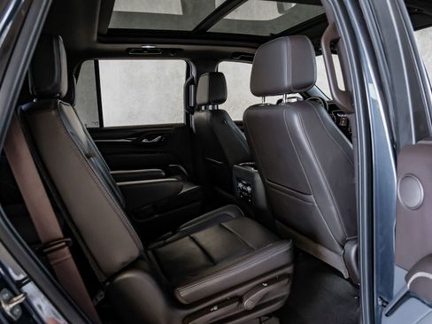 Used 2021 GMC Yukon Denali w/ Denali Premium Package image 43