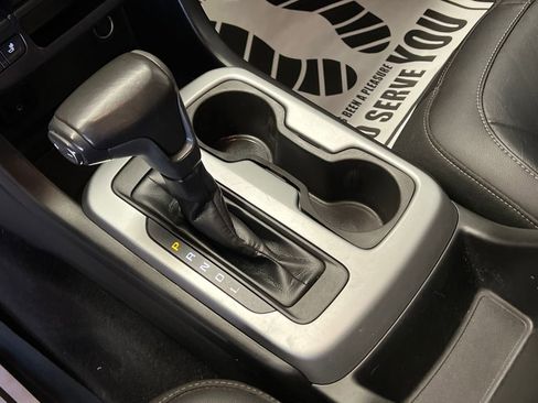 Used 2019 Chevrolet Colorado LT w/ Redline Special Edition image 33