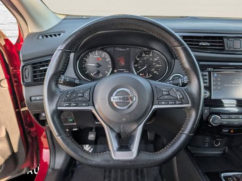Used 2018 Nissan Rogue Sport SL image 13