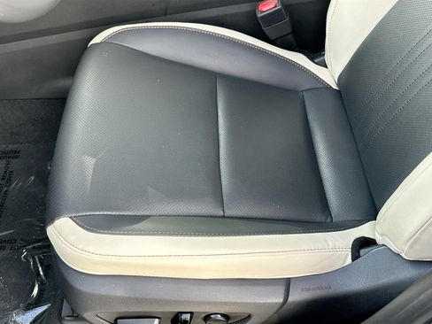 Used 2023 Lexus NX 250 FWD w/ Towing Package (2000 Lbs) image 18
