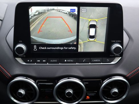 Used 2025 Nissan Sentra SR w/ SR Premium Package image 16