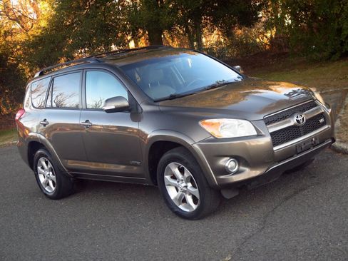 Used 2011 Toyota RAV4 Limited image 28