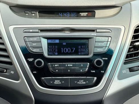 Used 2016 Hyundai Elantra SE FWD image 14