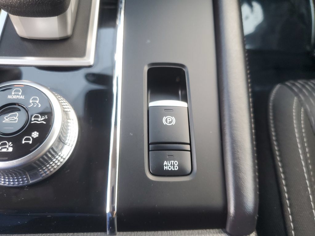 Used 2025 Mitsubishi Outlander ES AWD/4WD image 31