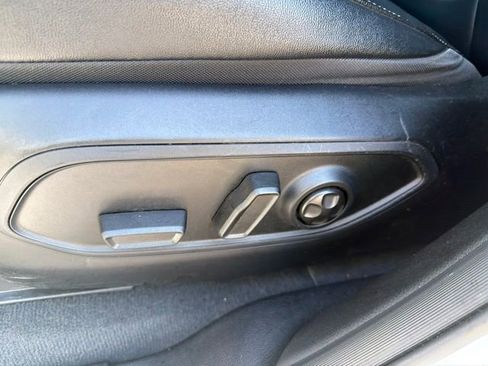 Used 2023 Jeep Grand Cherokee Limited AWD/4WD image 15