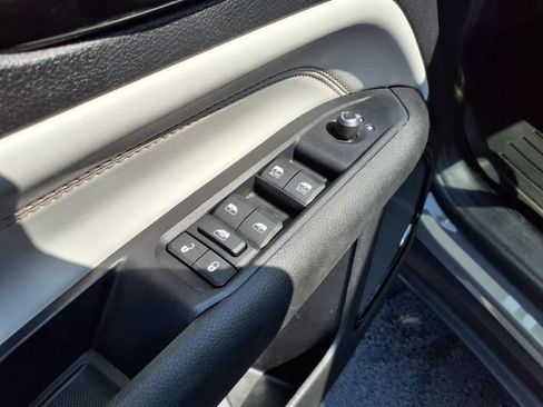 Used 2022 Jeep Compass Limited w/ Sun and Sound Group image 12