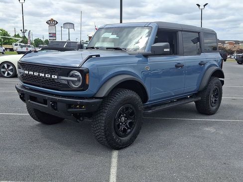 Certified 2024 Ford Bronco Wildtrak AWD/4WD image 3