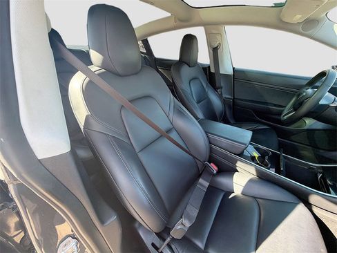 Used 2020 Tesla Model 3 Standard Range Plus image 27
