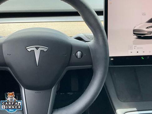 Used 2023 Tesla Model 3 Standard Range RWD image 40