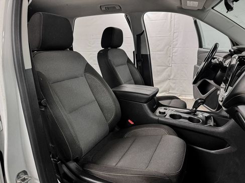 Used 2019 Chevrolet Traverse LT FWD image 13