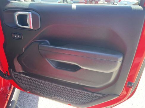 Used 2023 Jeep Gladiator Willys image 23