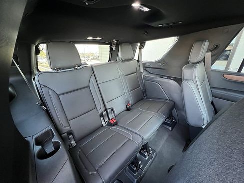 Used 2025 GMC Yukon Denali w/ Denali Reserve Package image 27